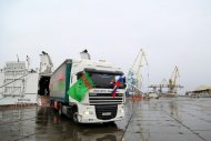 Fotoreportaž: Türkmenistanyň Russiýa iberen ýükli gämisi Olýa portunda garşylandy