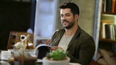 Turkish star Burak Ozcivit to star in Russian comedy