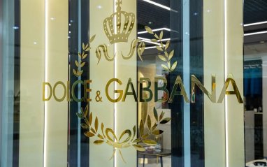 До конца августа в магазине Dolce&Gabbana в Ашхабаде снижены цены