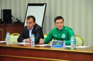 Фоторепортаж: Совещание представителей сборных Туркменистана и Шри-Ланки перед матчем отбора ЧМ-2022