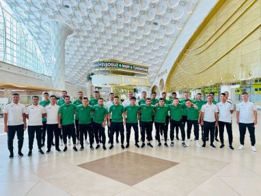 Футболисты сборной Туркменистана отправились на матчи против Индонезии и Бахрейна