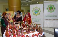 В Туркменистане прошла выставка под лозунгом «Я создаю красоту»