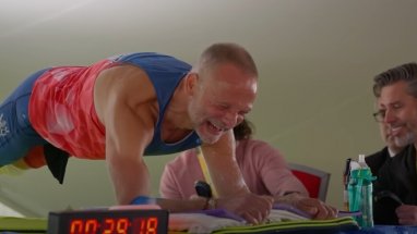Чешский спортсмен простоял в планке почти 10 часов