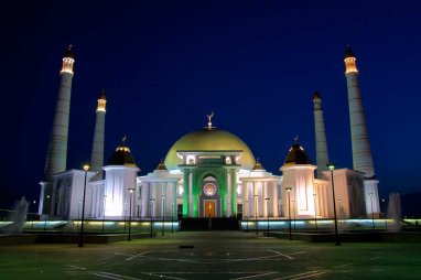 Сегодня верующие мусульмане Туркменистана встречают Ночь Всемогущества