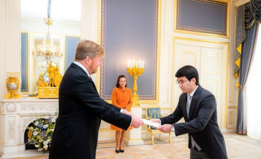 Посол Туркменистана вручил верительные грамоты королю Нидерландов