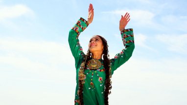 В Туркменистане идет работа над новыми сценариями старинного танца куштдепди