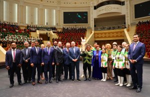 Arkadag şäherinde ahalteke atçylyk sungatynyň we atlary bezemek däpleriniň ÝUNESKO-nyň sanawyna girizilendigini tassyklaýan şahadatnama gowşuryldy