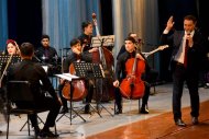 В Ашхабаде прошел концерт оркестра под руководством Тахира Атаева