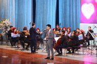 Aşgabatda Tahyr Ataýewiň ýolbaşçylygyndaky orkestriň konserti geçirildi