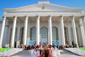 Второй театральный фестиваль ТЮРКСОЙ открывается в Ашхабаде