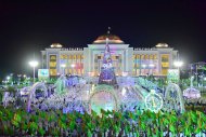 Фоторепортаж: В Туркменистане зажгла огни Главная ёлка страны