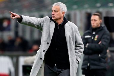 Jose Mourinho leaves his post as “Roma” head coach