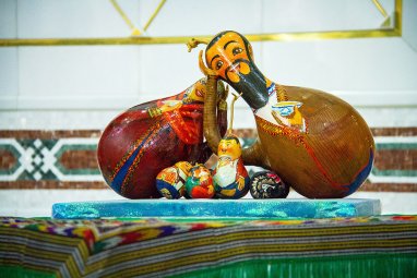 В музее Ашхабада открылась выставка народно-прикладного творчества Международный день Новруз