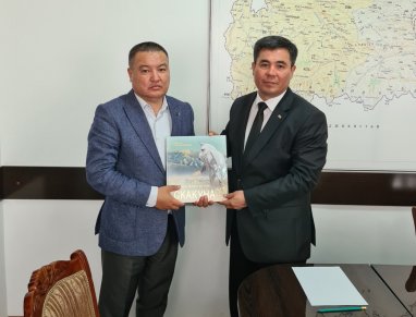 Посол Туркменистана в Кыргызстане встретился с заместителем губернатора Баткенской области