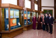В государственном музее Туркменистана состоялась выставка, посвященная поэзии Махтумкули