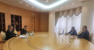 Глава МИД Туркменистана принял копии верительных грамот у нового посла Казахстана