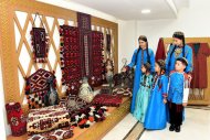 Фоторепортаж с торжественного открытия в Балканабате гигантской юрты «Türkmeniň ak öýi»