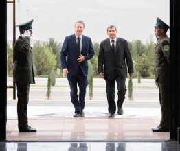 Главы МИД Туркменистана и Великобритании провели встречу в Ашхабаде