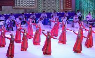 Фоторепортаж с церемонии вручения почетных званий деятелям культуры и искусства Туркменистана