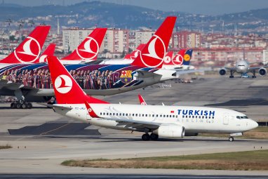 «Turkish Airlines» Türkmenbaşydan Stambula we yzyna gaýdyş ugurlarynyň petekleriniň bahasyny arzanlatdy