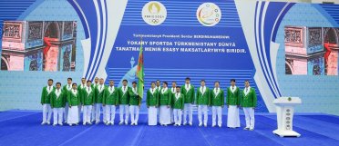 Röwşen aỳakgaplary created exclusive shoes for the Turkmenistan national team at the 2024 Olympics