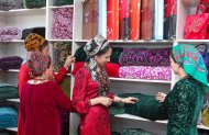 Фоторепортаж: Новые торговые комплексы текстильной продукции открылись в Ашхабаде