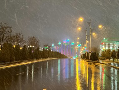 В Ашхабаде пошел первый в 2024 году снег