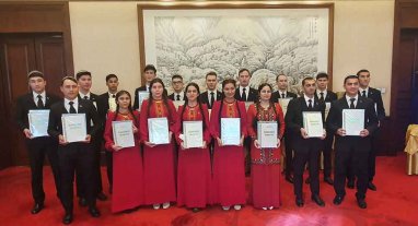 Члены делегации Туркменистана встретились с обучающимися в Китае туркменскими студентами