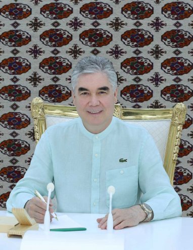 The National Leader of the Turkmen people focused on moving into new houses in the city of Arkadag