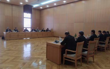 В Ашхабаде прошли туркмено-французские межмидовские консультации