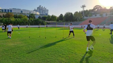 Türkmenistanyň futbol ýygyndysy ýoldaşlyk duşuşyklaryna Aşgabatda taýýarlanýar