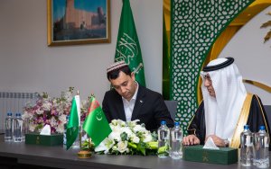 Саудовская Аравия передала Туркменистану 25 тонн фиников