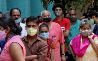 Hindistanyň günortasynda agyz-burun örtügini dakynmak düzgüni girizildi