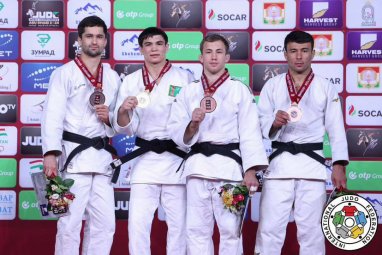 Turkmen judoka Serdar Rahimov won gold at the Grand Slam tournament in Dushanbe