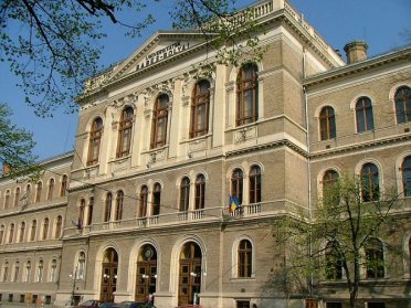 «Bilimli ädim» – Rumyniýada Ýewropa diplomyna barýan ýoluňyz