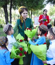 Фоторепортаж: В школах Туркменистана состоялись торжественные церемонии «Последнего звонка»