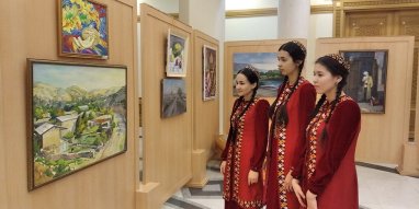 Работы молодых художников Дашогуза представлены на выставке в историко-краеведческом музее