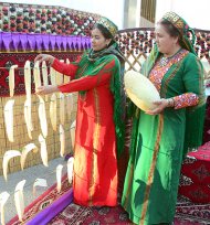 Фоторепортаж: торжества в честь дня туркменской дыни