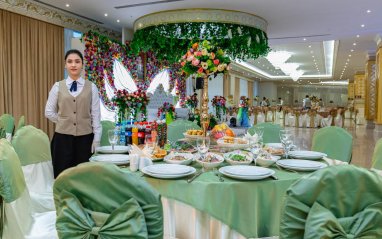 Представитель банкетного зала Ak Ýol назвал шесть причин отпраздновать свадьбу именно в их зале