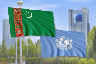 Turkmenistan and UNICEF support 10 participants in work plans