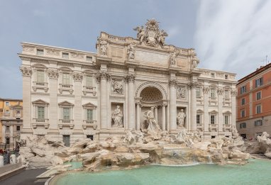 Tourists threw a record 1,6 million euros worth of coins into the Trevi Fountain in Rome