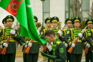 Çagyryş boýunça harby gullukdan boşatmak we harby gulluga çagyrmak hakyndaky Permana gol çekildi