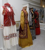 Фоторепортаж: в Туркменабате состоялся международный фестиваль ремесленников и мастеров прикладного искусства