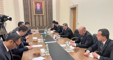 В Ашхабаде прошли переговоры глав МИД Туркменистана и Узбекистана