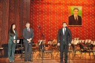 Фоторепортаж: Концерт итальянского пианиста Роберто Просседа в Ашхабаде