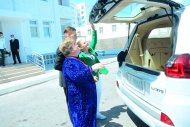 Photoreport: Polina Guryeva received an apartment, a car and 50 000$ USD as a gift from the President of Turkmenistan