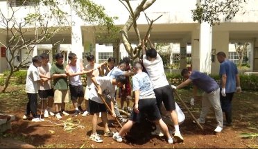 Tens of thousands of Chinese join forces to clean up after devastating typhoon