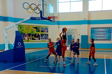 В Ашхабаде стартовал фестиваль мини-баскетбола среди детей до 12 лет