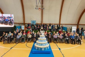 In Italy, 70 people over 100 years old gathered together