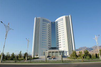 3 января в Туркменистане стартует прием документов на обучение в вузах Китая и Венгрии